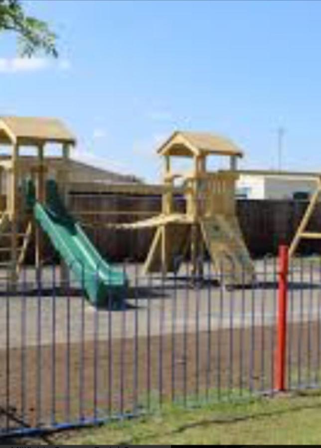 L25 L&g Caravan Hire 6 Berth Millfields Family Only And Lead Person Must Be Over 30 Max 4 Adults Appartement Ingoldmells
