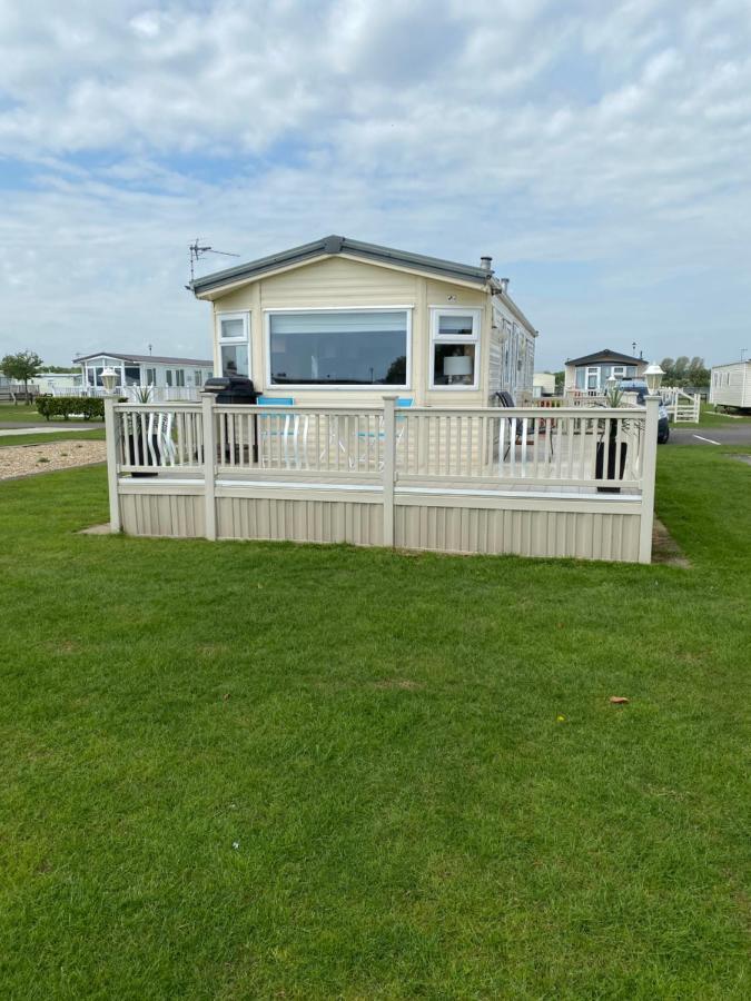L25 L&g Caravan Hire 6 Berth Millfields Family Only And Lead Person Must Be Over 30 Max 4 Adults